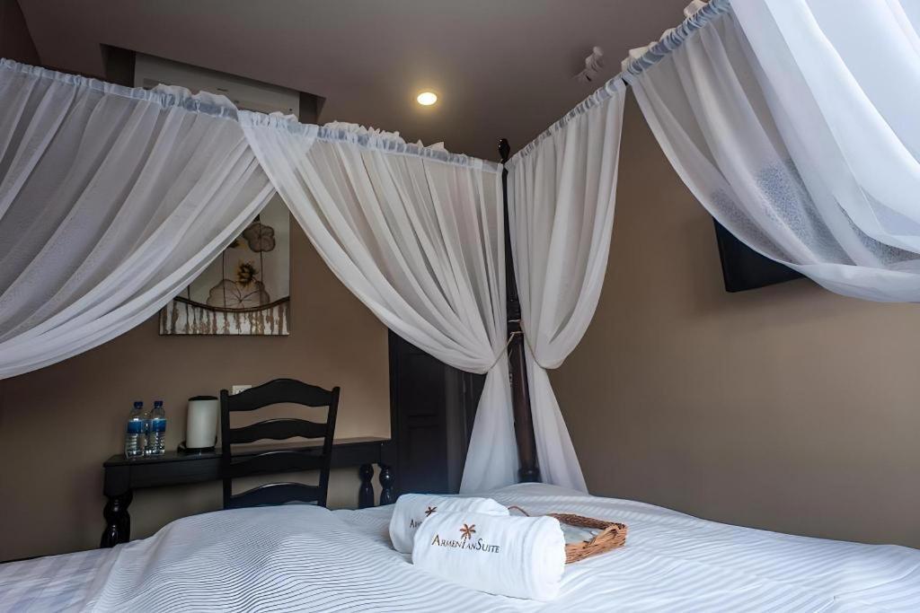 Armenian Suite Hotel George Town Exterior photo